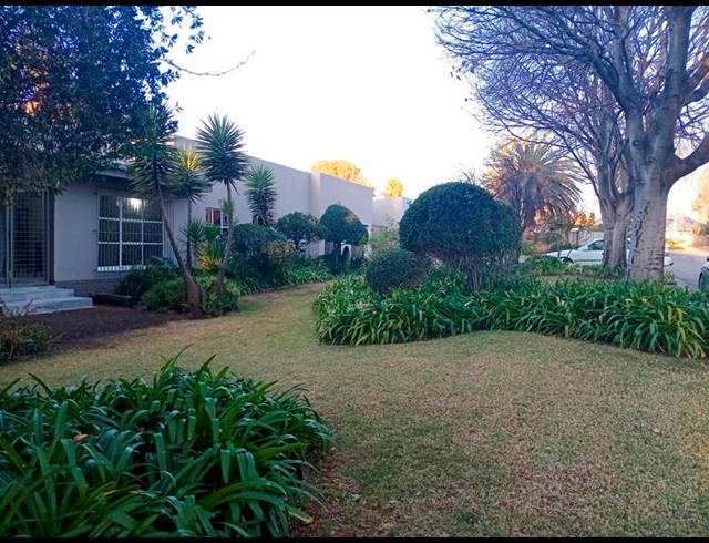 4 BEDROOM HOUSE FOR SALE IN FLORA GARDENS